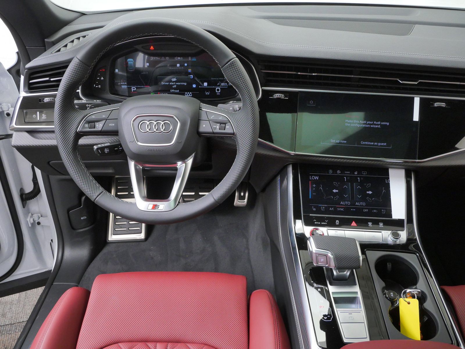 Thumbnail: 2026 Audi SQ8 - 15
