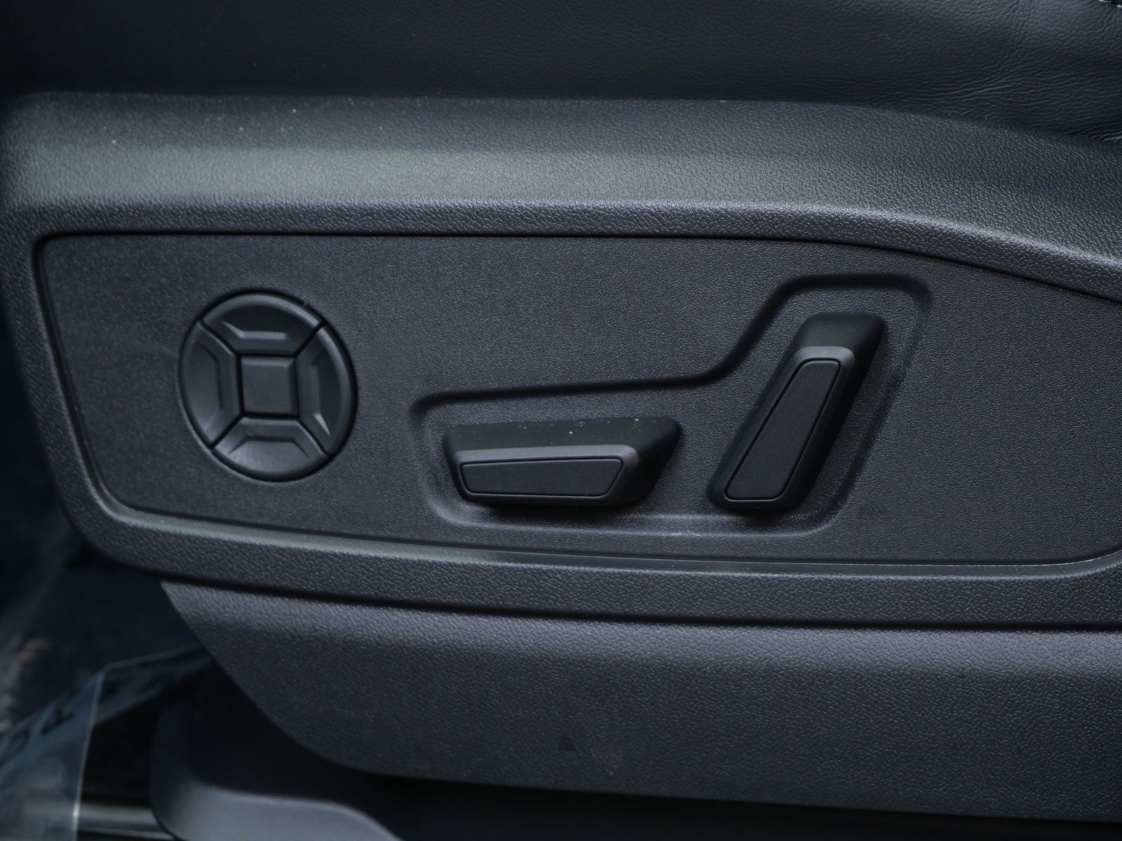 Thumbnail: 2025 Audi Q5 - 11