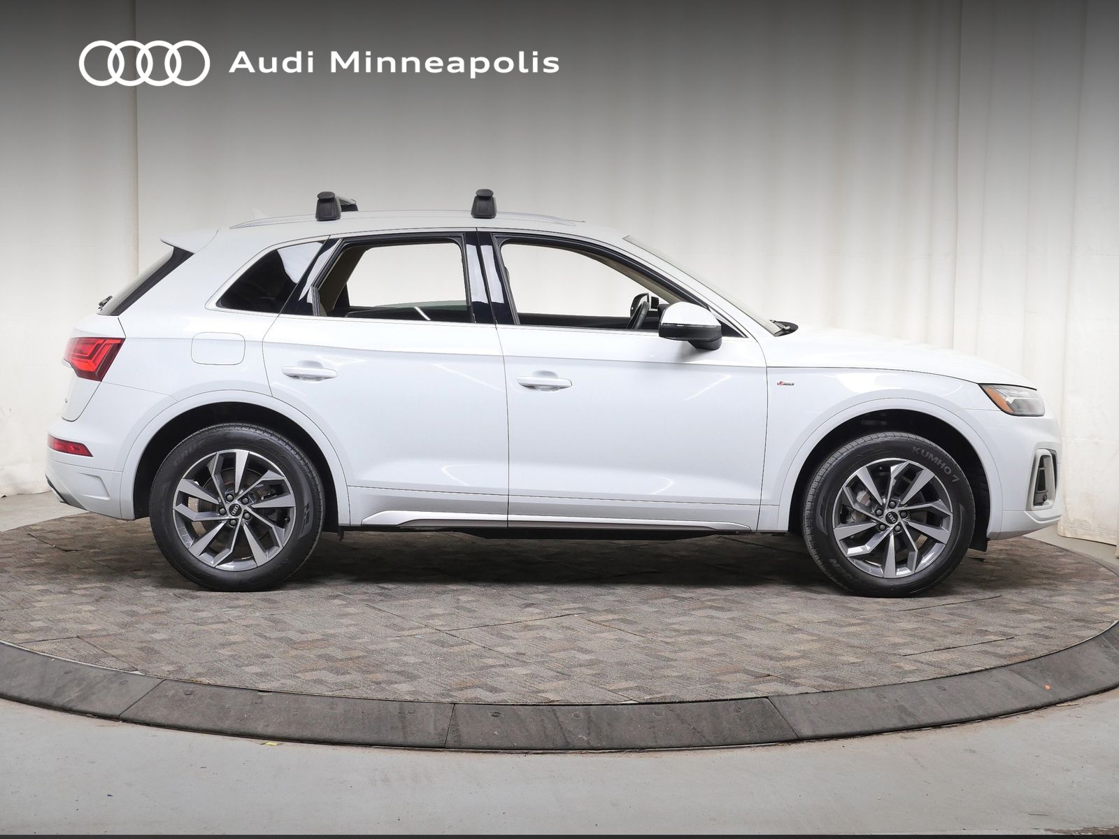 Thumbnail: 2023 Audi Q5 - 10