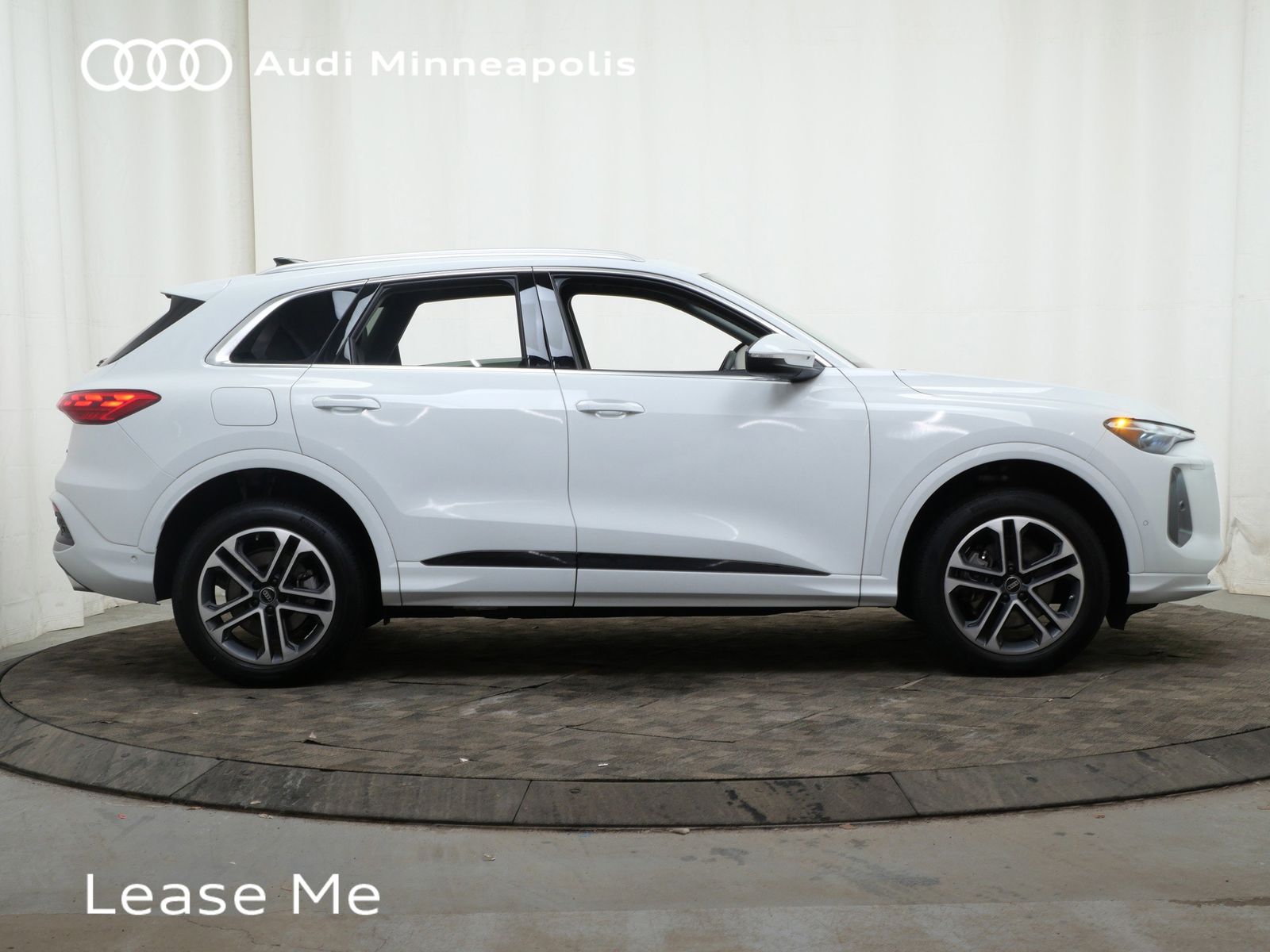 Thumbnail: 2025 Audi Q5 - 9