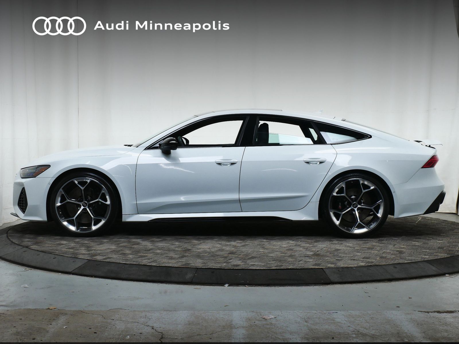 Thumbnail: 2024 Audi RS 7 - 3