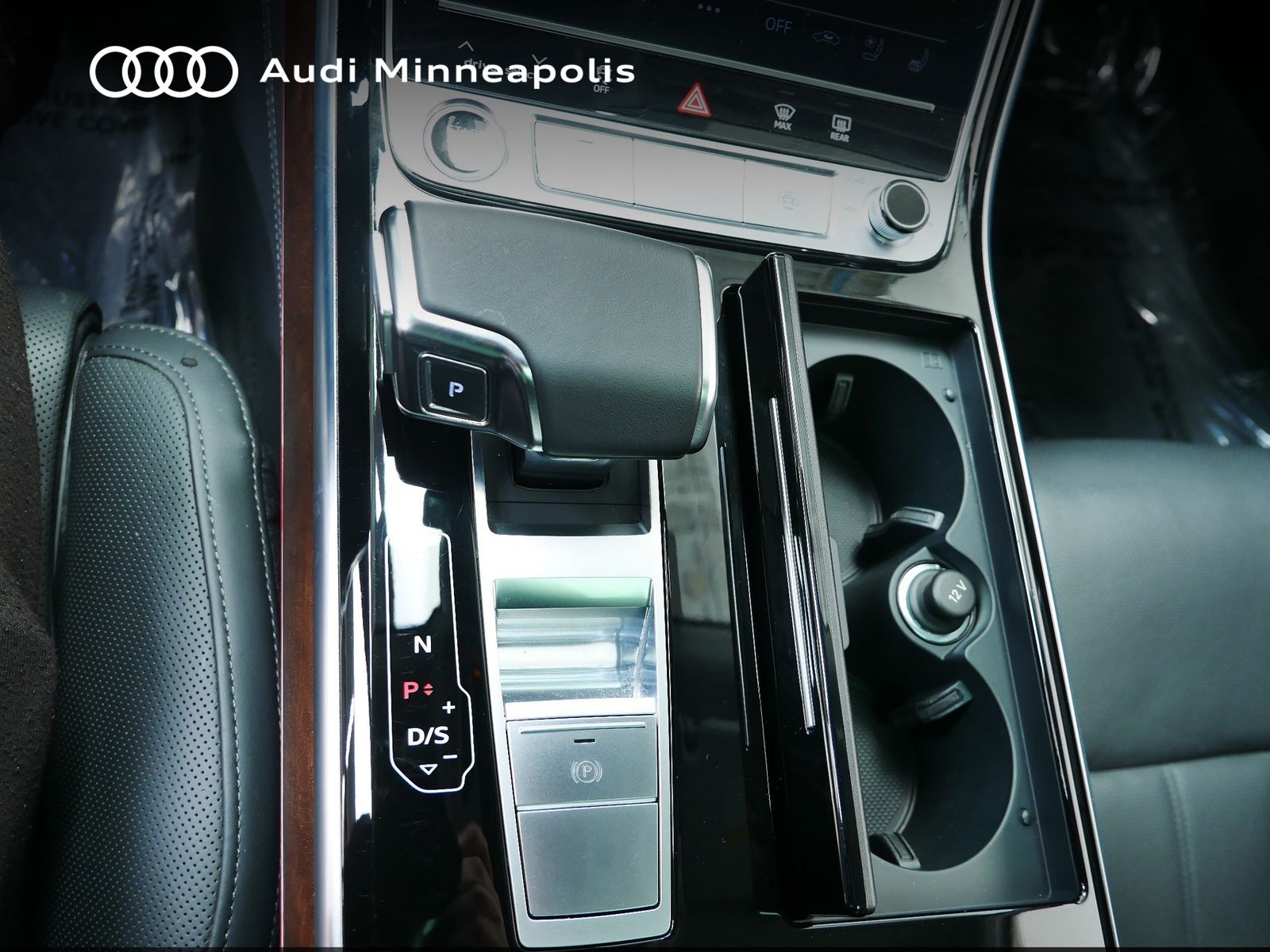 Thumbnail: 2022 Audi A8 - 27