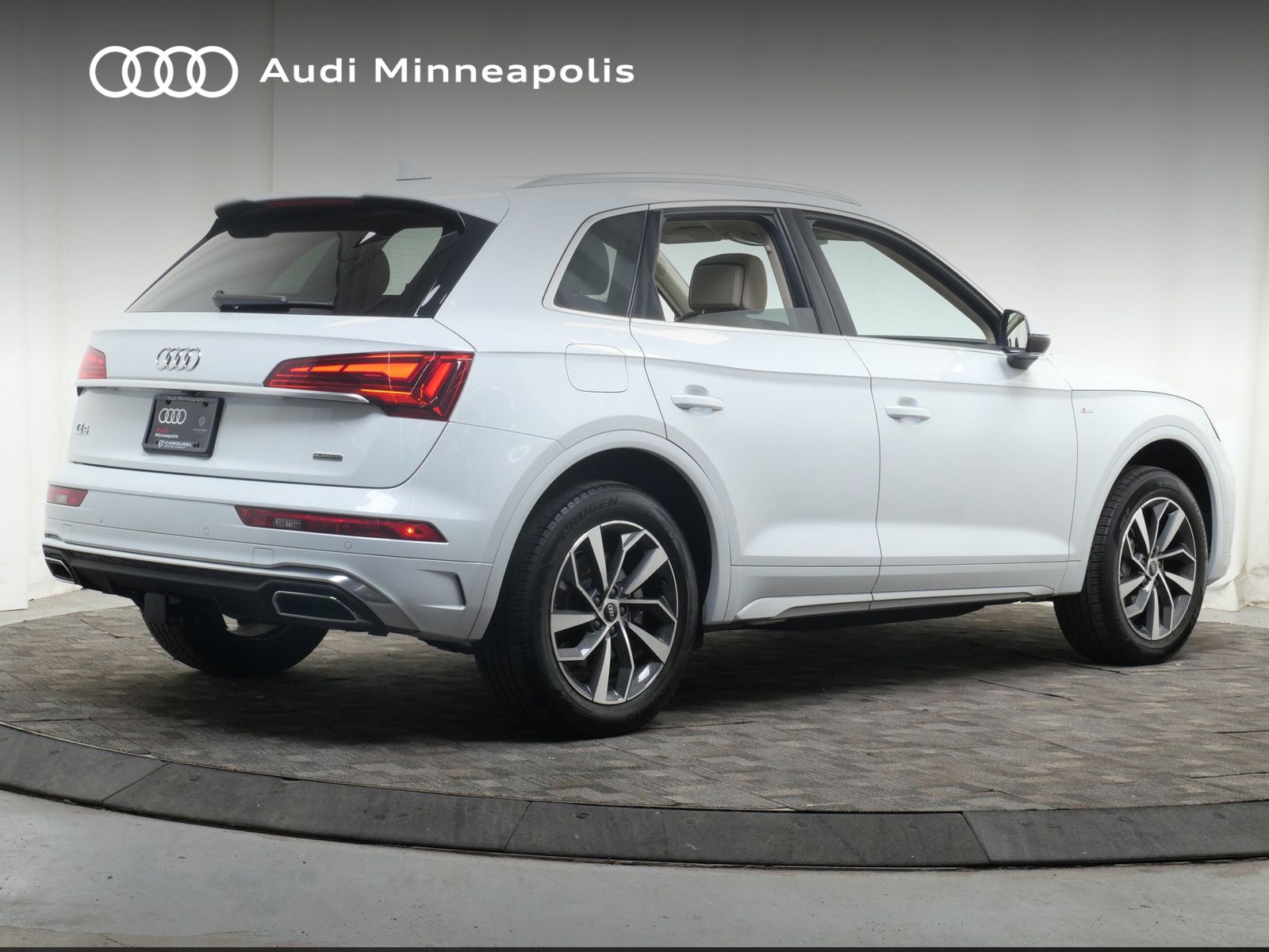 Thumbnail: 2023 Audi Q5 - 7