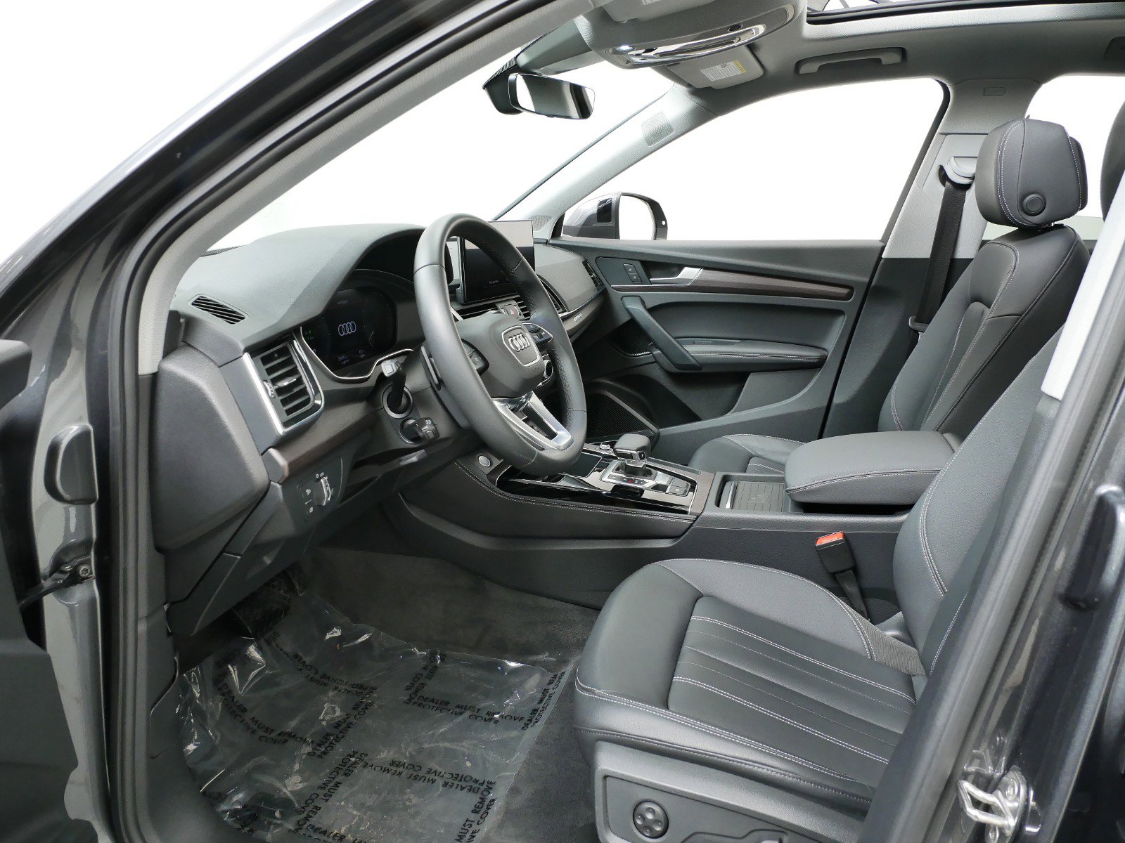 Used 2021 Audi Q5 Premium Plus with VIN WA1E2AFY0M2132134 for sale in Minneapolis, Minnesota