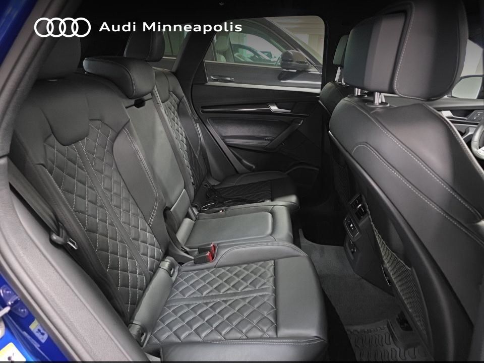 Thumbnail: 2023 Audi SQ5 - 10