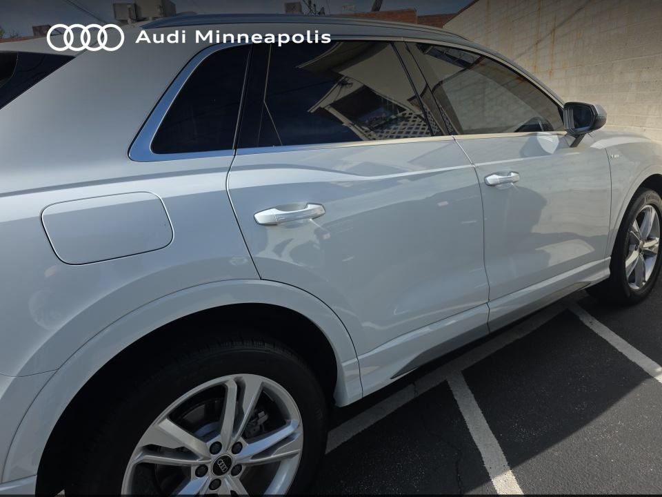 Thumbnail: 2023 Audi Q3 - 3