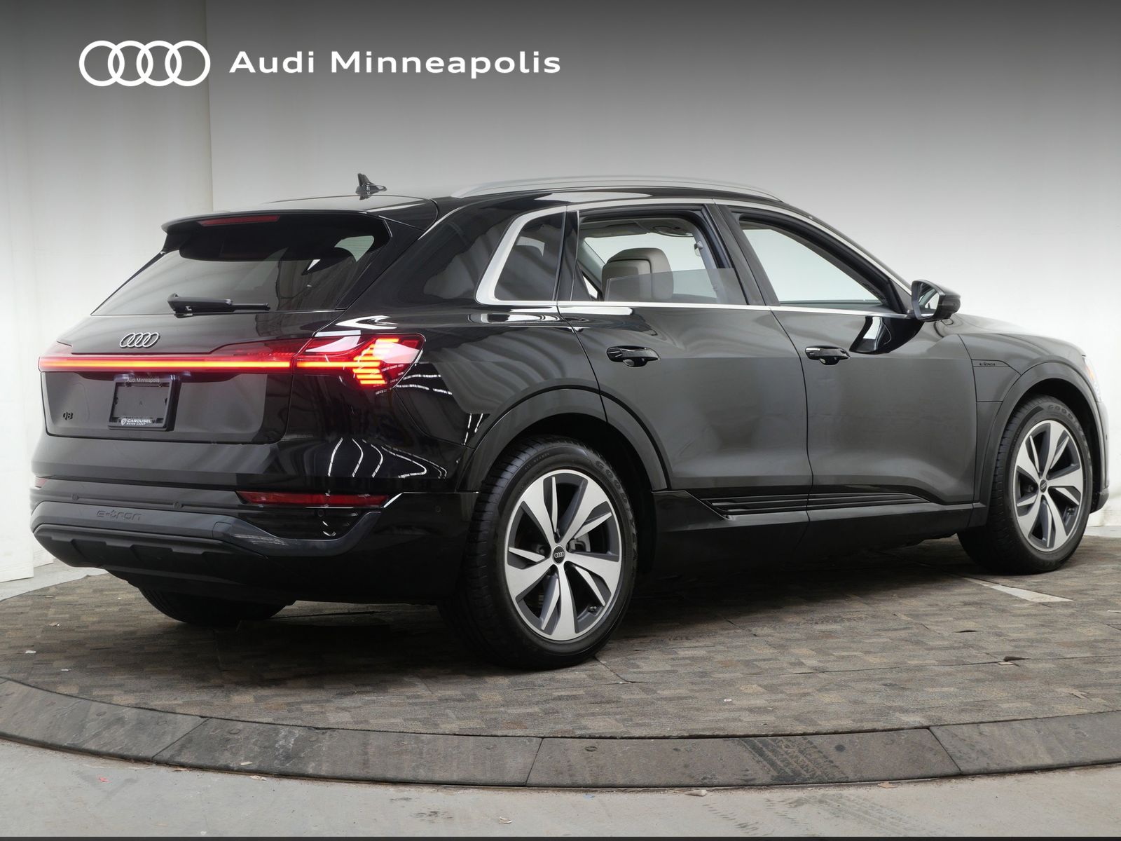 Thumbnail: 2024 Audi Q8 e-tron - 7