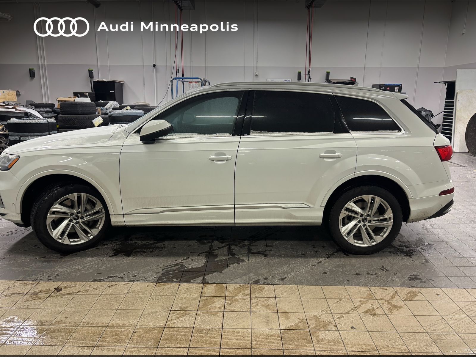 Thumbnail: 2023 Audi Q7 - 12