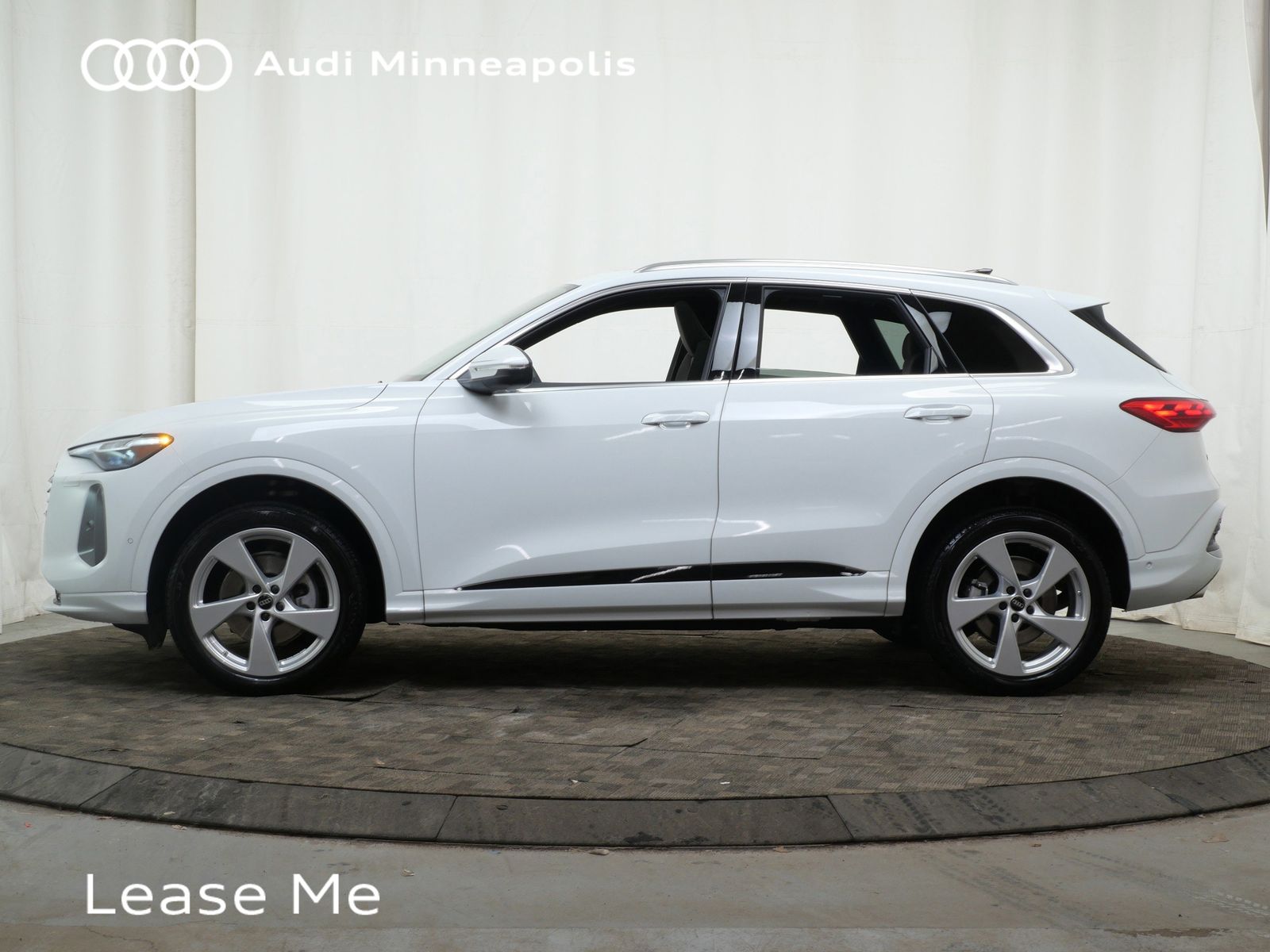 Thumbnail: 2025 Audi Q5 - 3