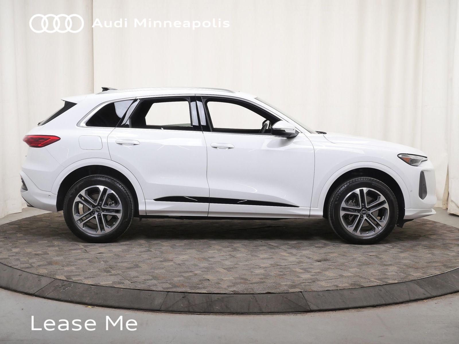 Thumbnail: 2025 Audi Q5 - 9