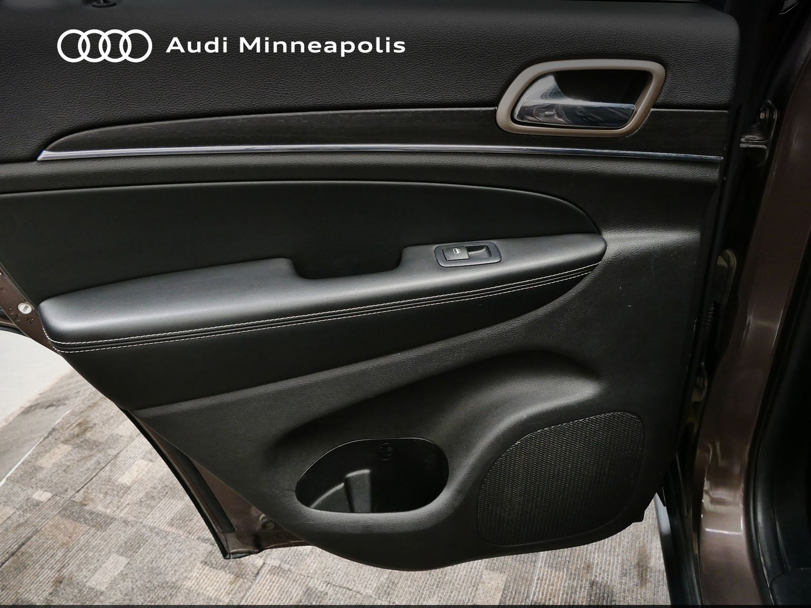 Thumbnail: 2017 Jeep Grand Cherokee - 15