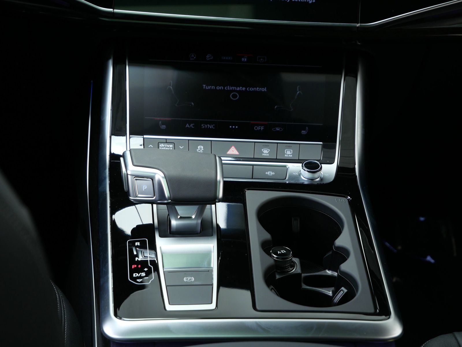 Thumbnail: 2026 Audi Q7 - 15