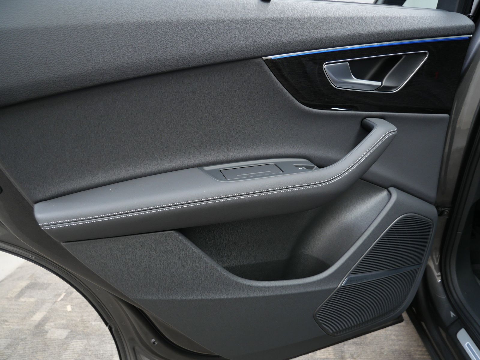 Thumbnail: 2026 Audi Q7 - 13