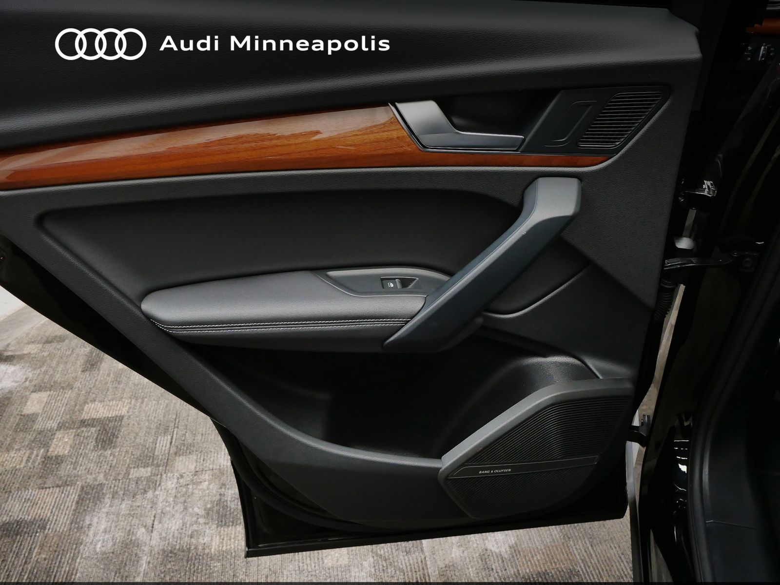 Thumbnail: 2023 Audi Q5 - 17