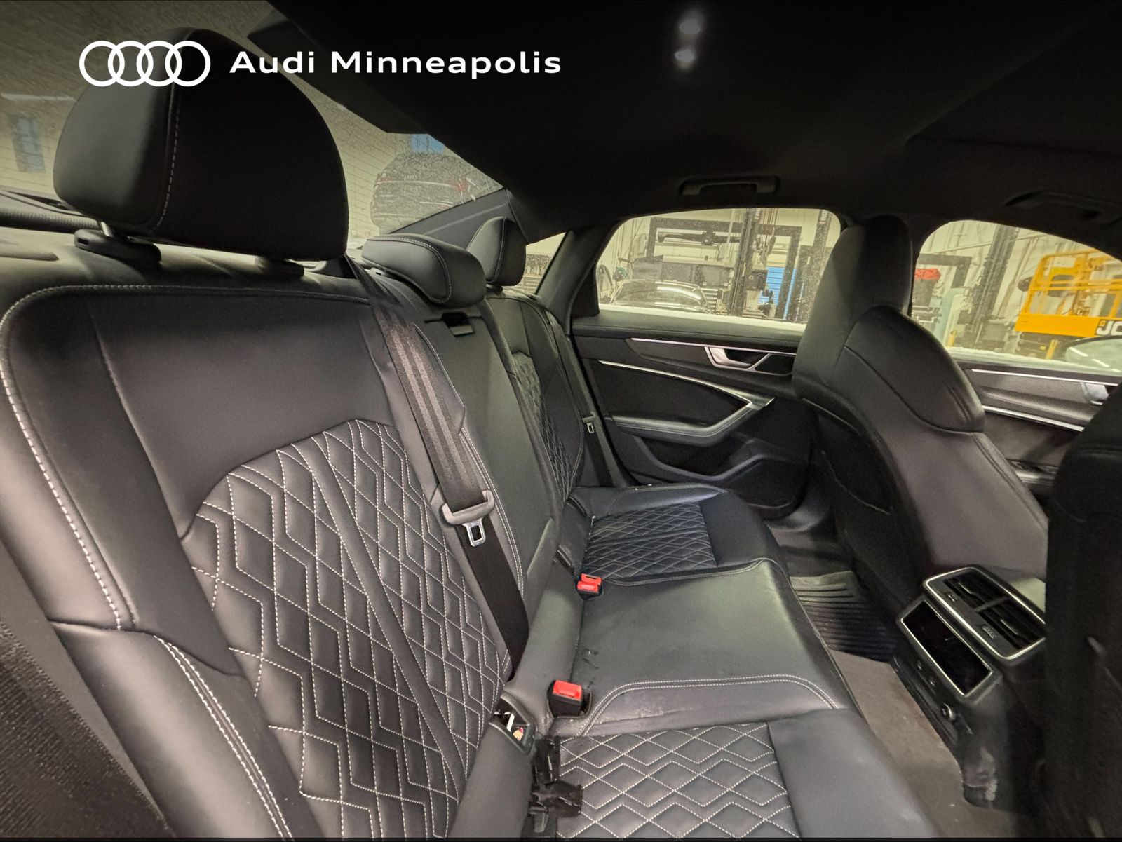 Thumbnail: 2021 Audi S6 - 17