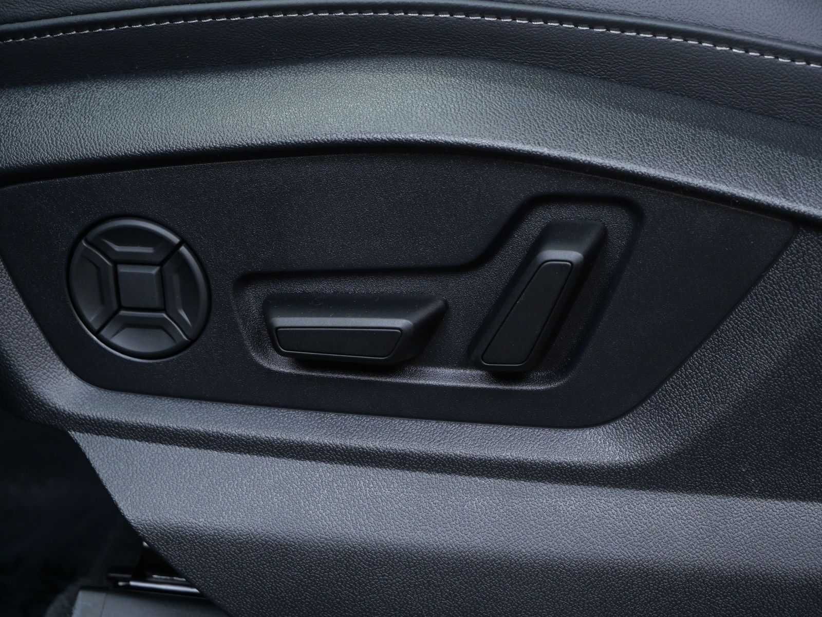 Thumbnail: 2026 Audi Q7 - 11