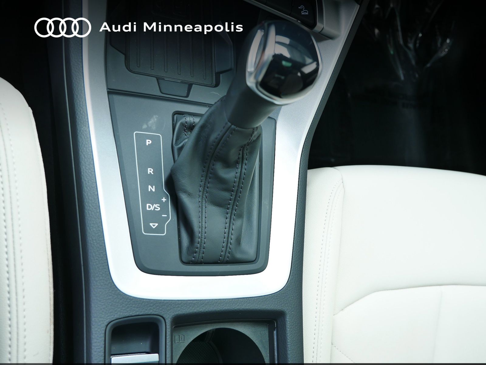 Thumbnail: 2025 Audi Q3 - 26