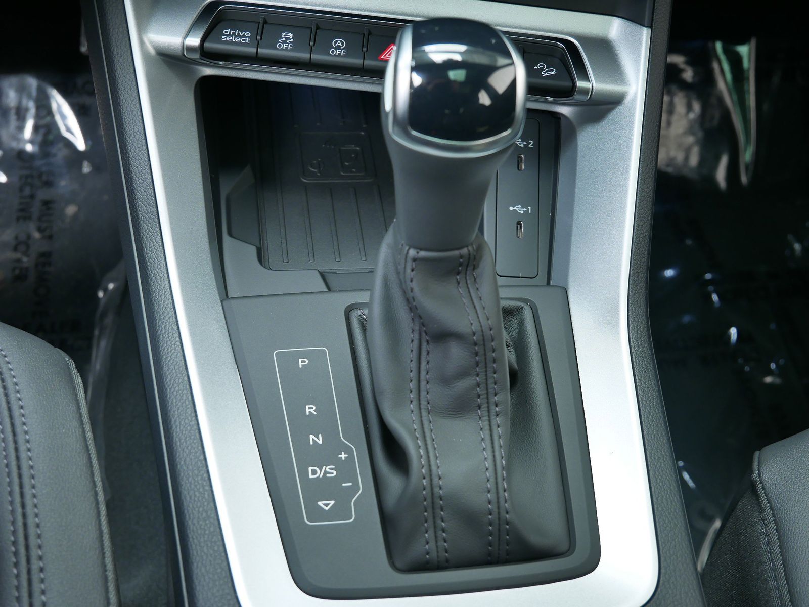 Thumbnail: 2025 Audi Q3 - 16