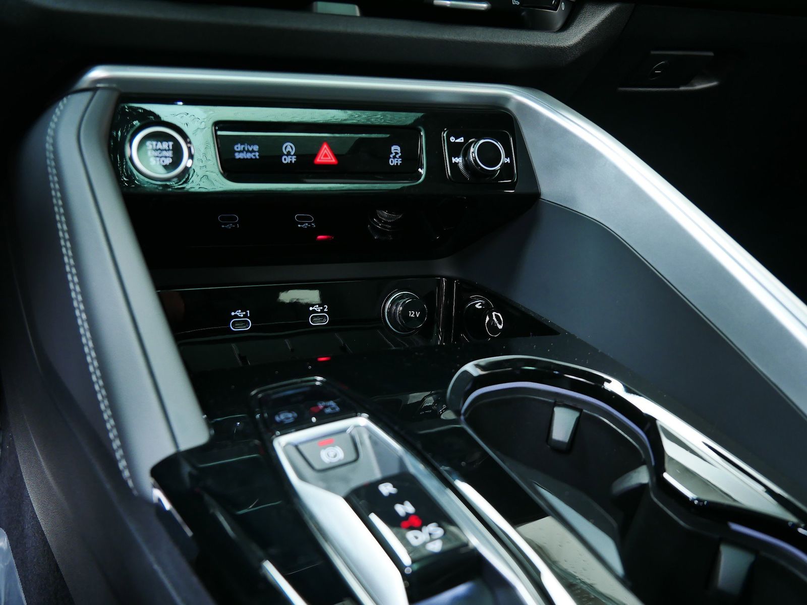 Thumbnail: 2025 Audi Q5 - 16