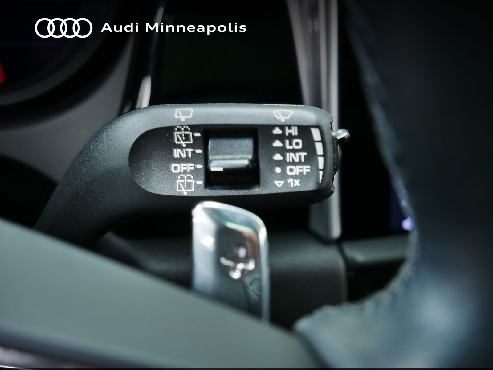 Thumbnail: 2023 Porsche Macan - 25