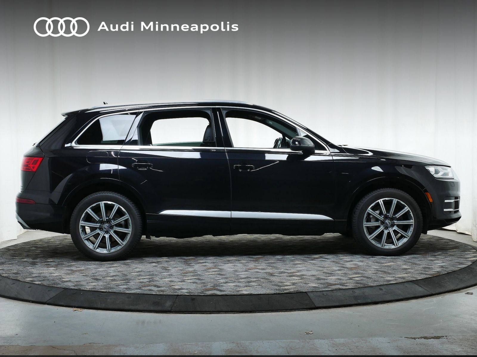 Thumbnail: 2019 Audi Q7 - 9