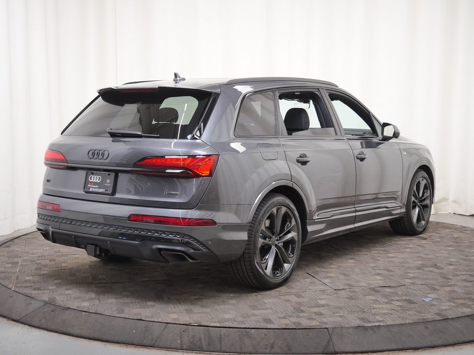 Thumbnail: 2026 Audi Q7 - 6