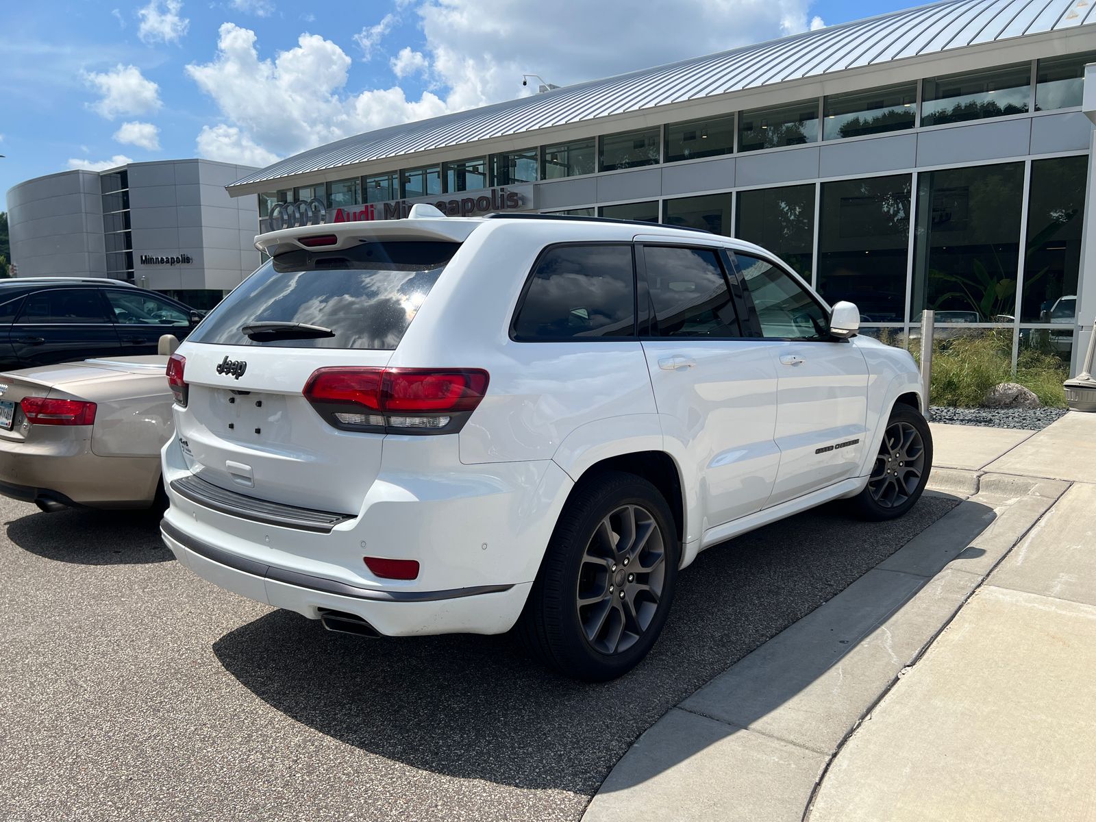 Thumbnail: 2020 Jeep Grand Cherokee - 5
