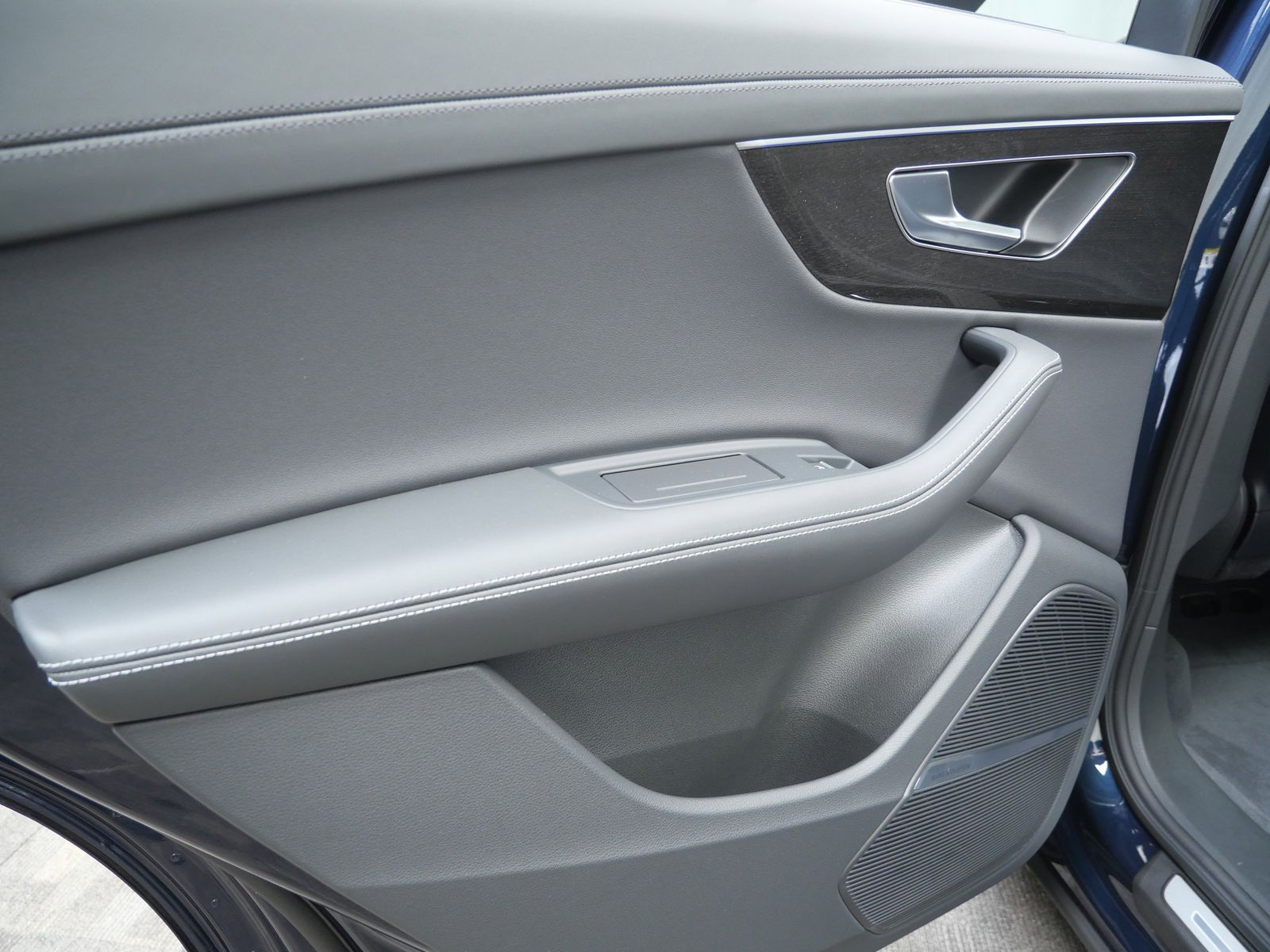 Thumbnail: 2026 Audi Q7 - 13