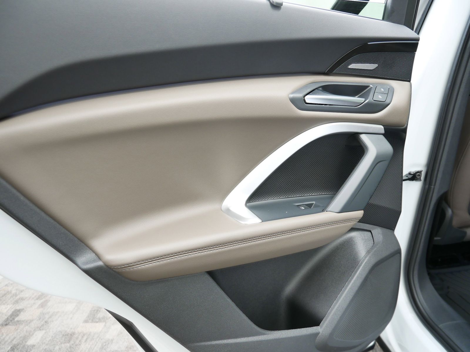 Thumbnail: 2025 Audi Q5 - 13