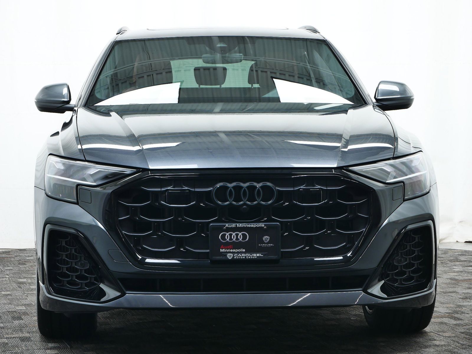 Thumbnail: 2025 Audi Q8 - 9