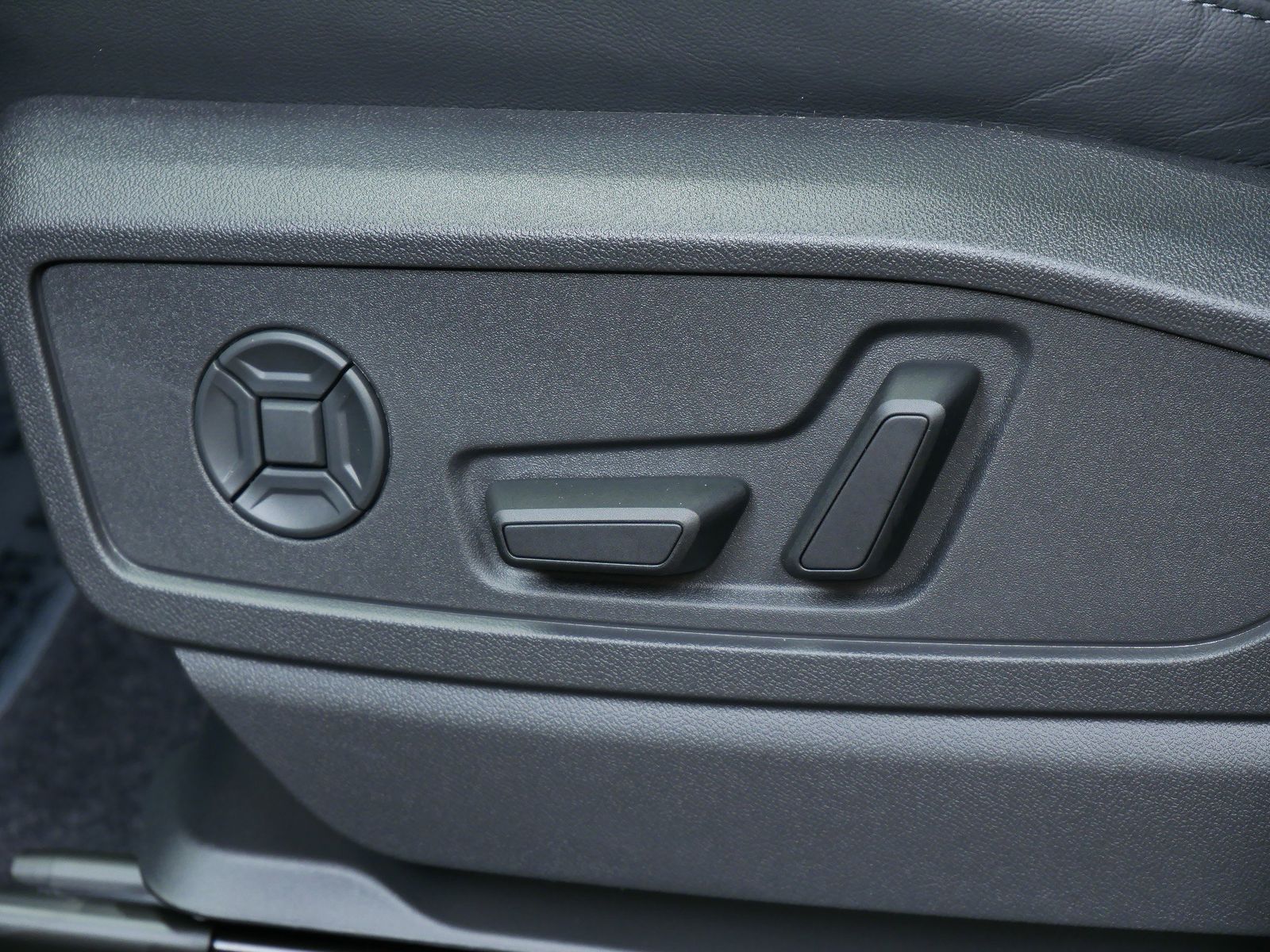 Thumbnail: 2025 Audi Q5 - 11