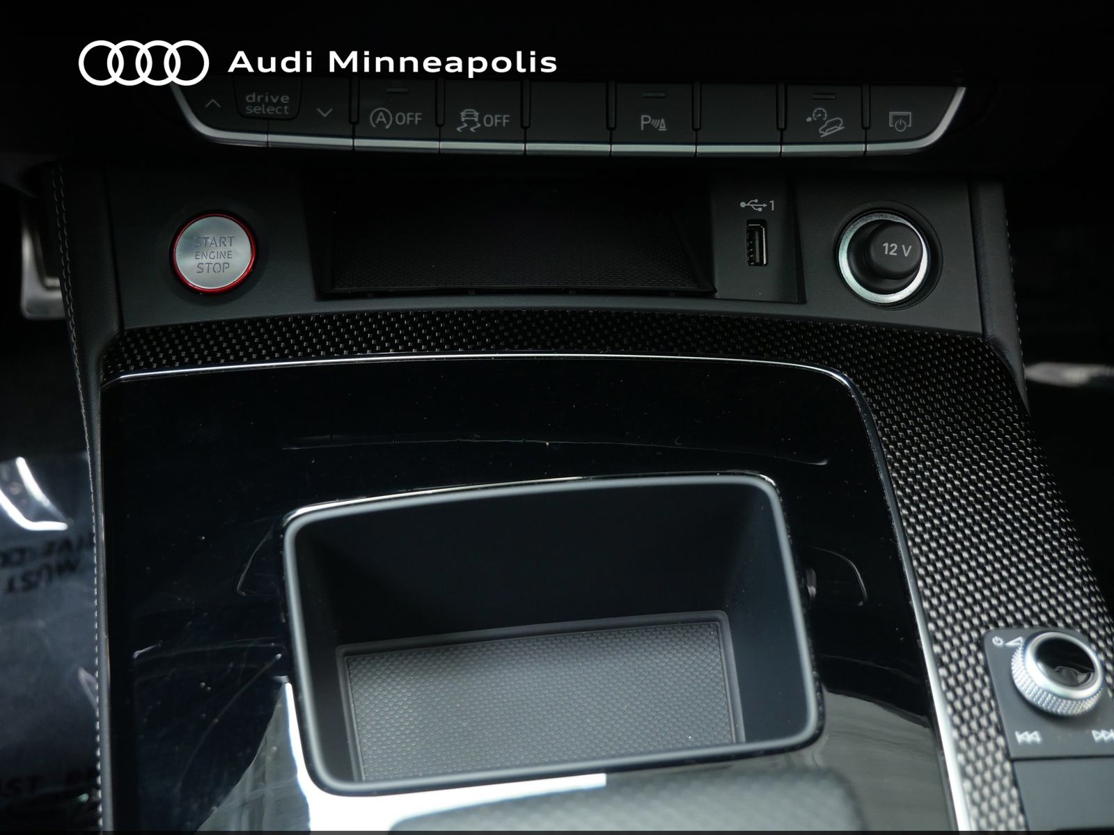 Thumbnail: 2023 Audi SQ5 - 21