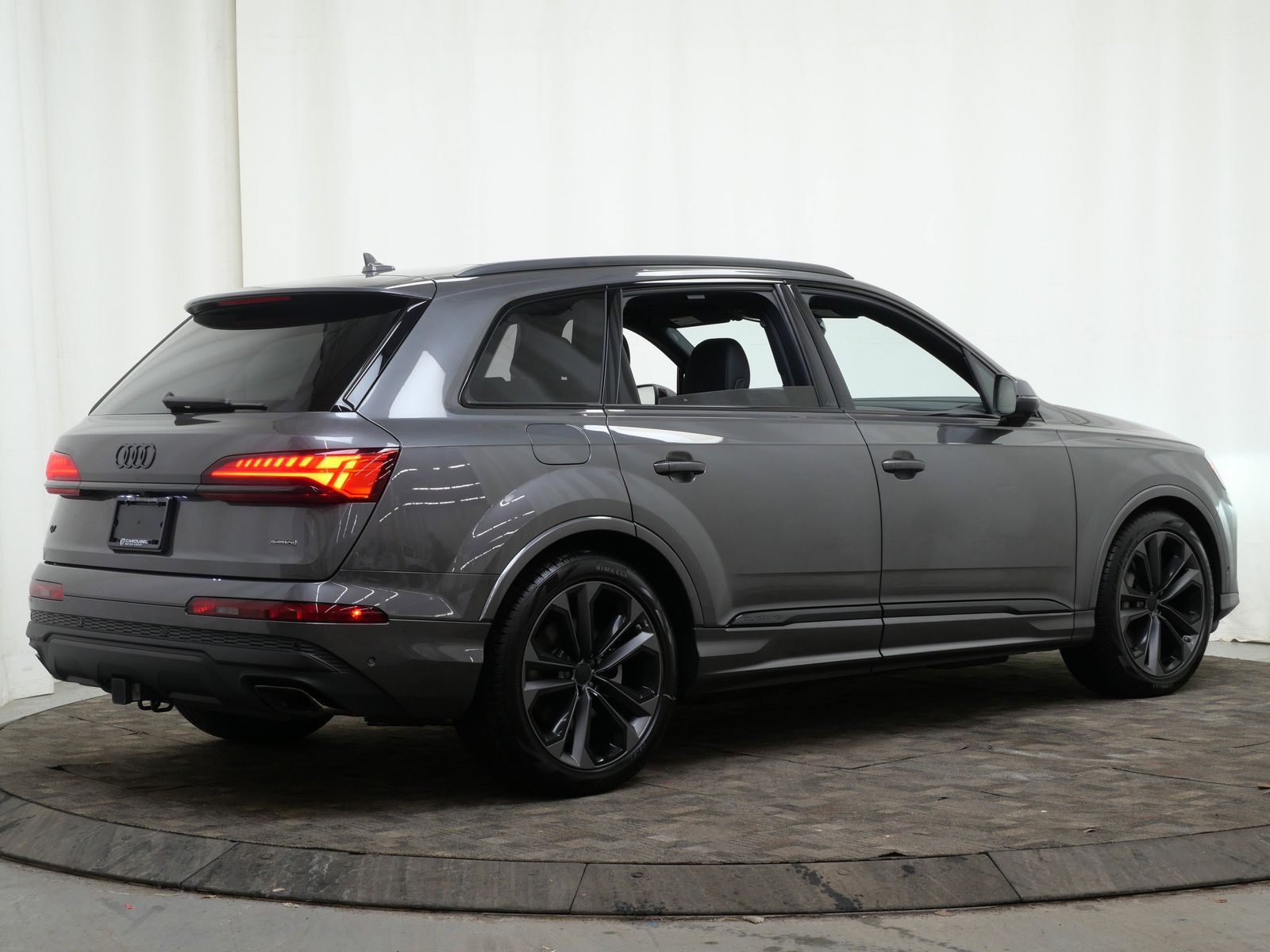Thumbnail: 2026 Audi Q7 - 6