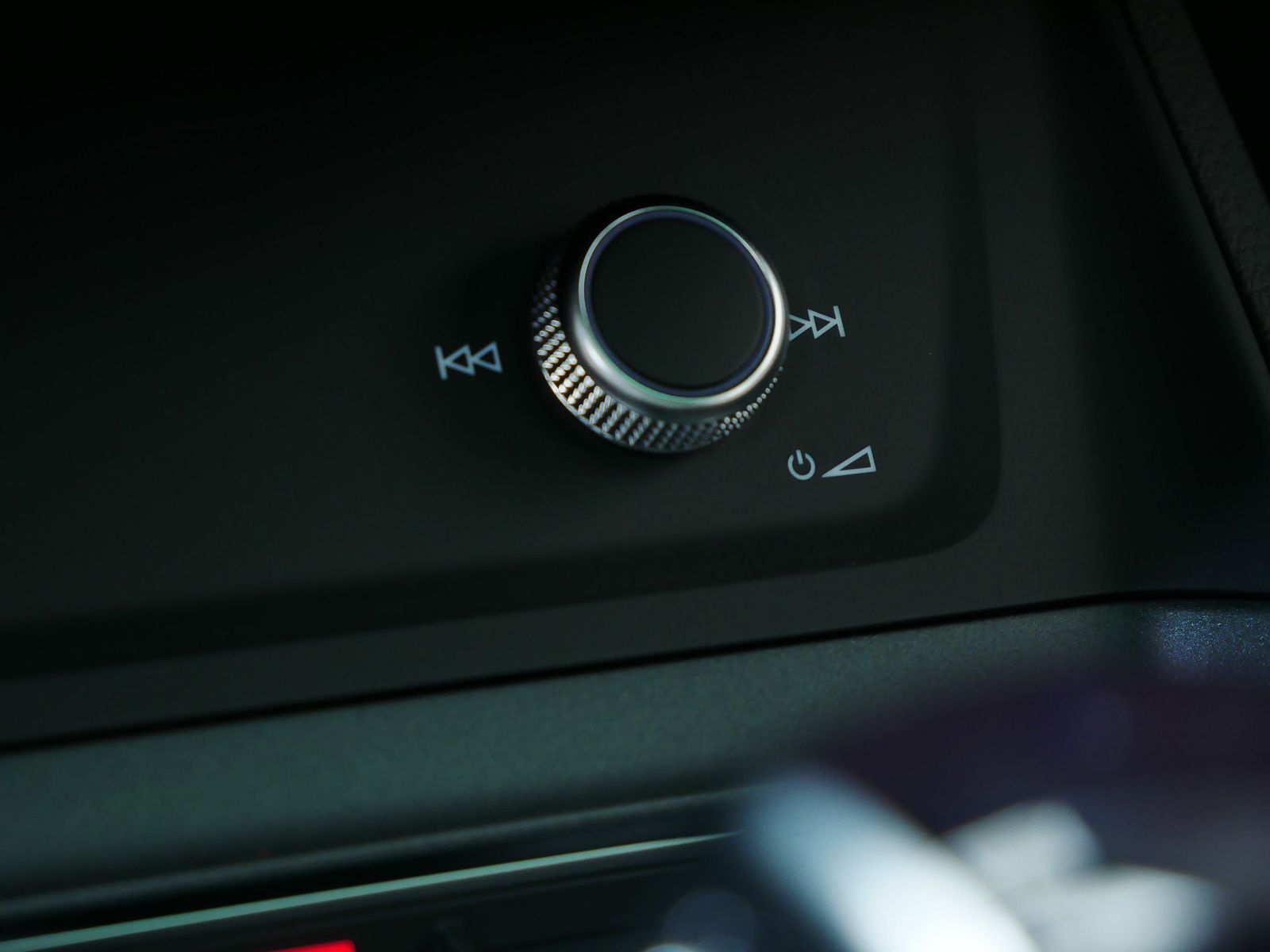 Thumbnail: 2025 Audi Q3 - 27