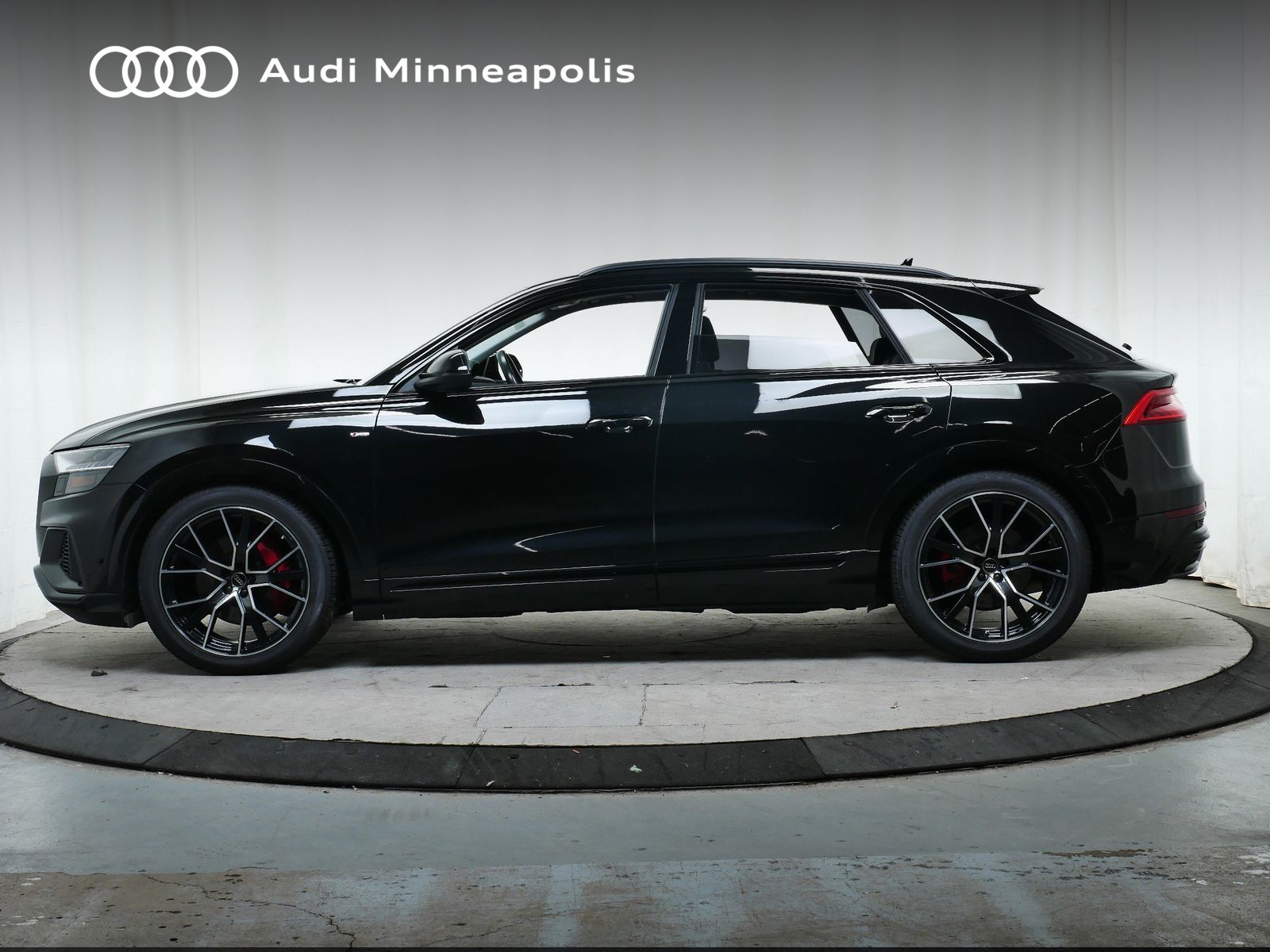 Thumbnail: 2023 Audi Q8 - 3