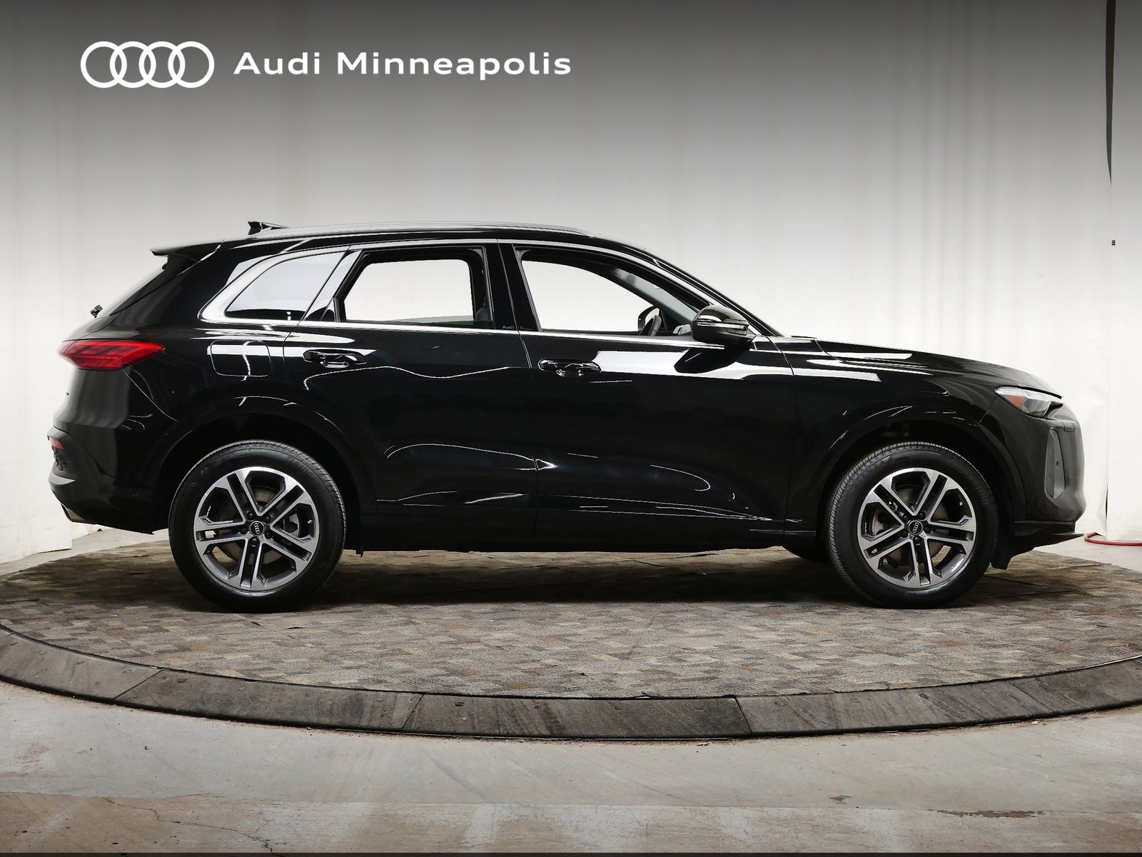 Thumbnail: 2025 Audi Q5 - 9