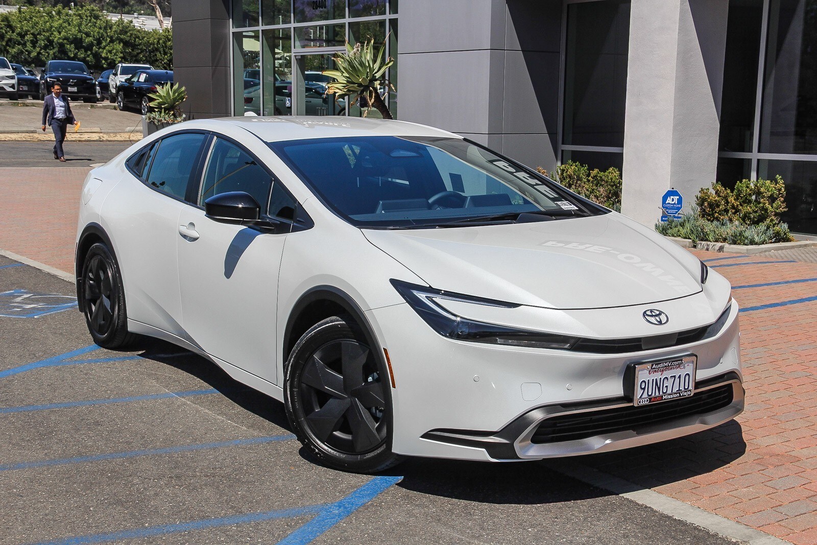 White (Wind Chill Pearl) 2025 Toyota Prius Plug-In Hybrid Hatchback Front-Wheel Drive Automatic