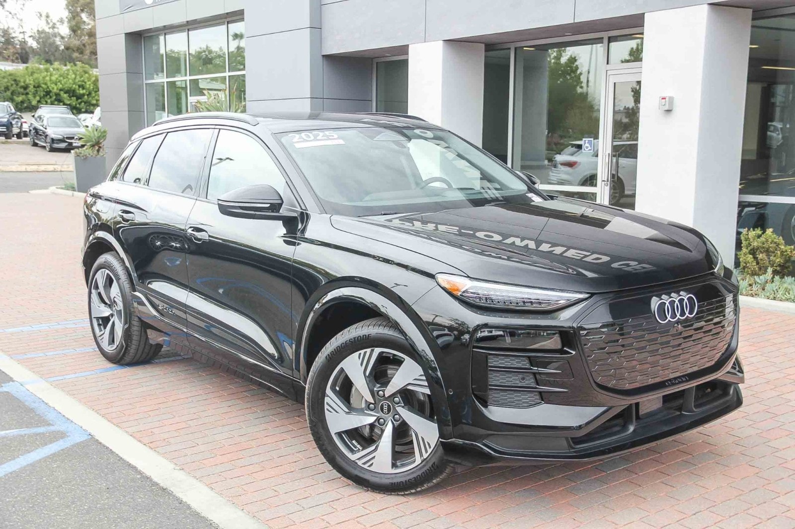 Mythos Black 2025 Audi Q6 e-tron SUV / Crossover All-Wheel Drive Automatic