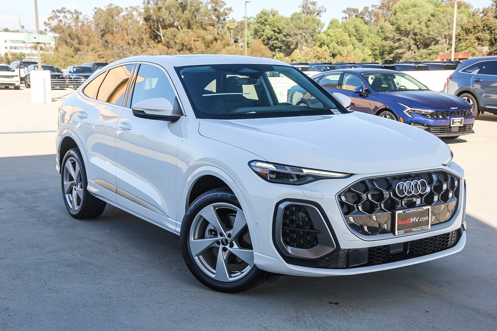 Arkona White 2025 Audi Q5 Sportback Sedan All-Wheel Drive Automatic