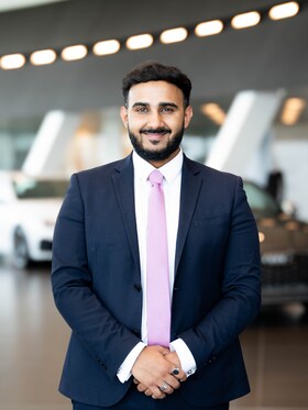 Staff member Ahmed Jeewa from 57e9deebb927