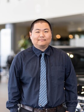 Staff member Frank Zhang from ec5126f68af0