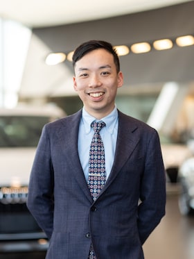 Staff member David Xue from 57e9deebb927