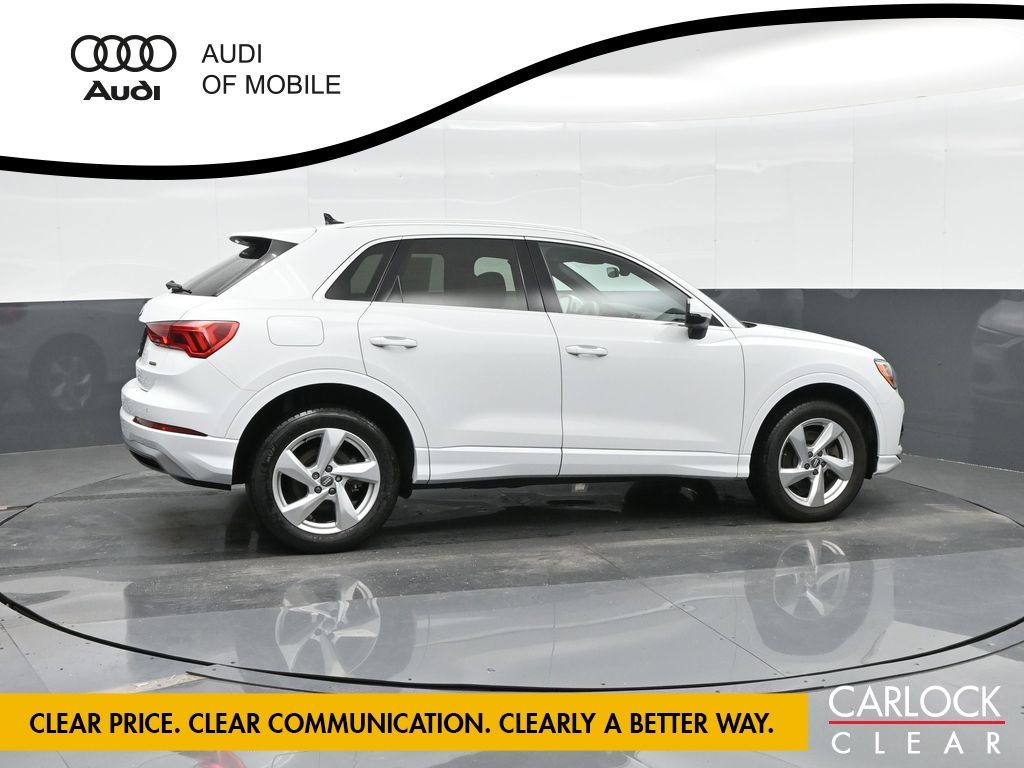 2020 Audi Q3 Premium photo 3