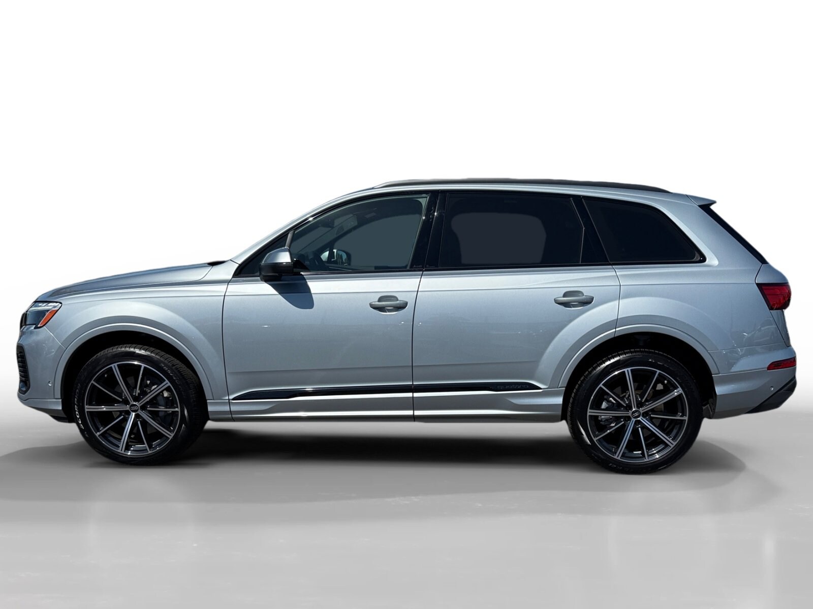 2025 Audi Q7 45 Premium Plus photo 2
