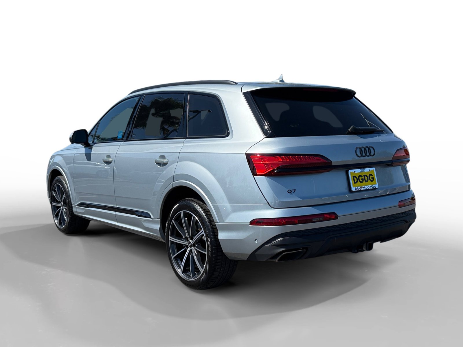 2025 Audi Q7 45 Premium Plus photo 3