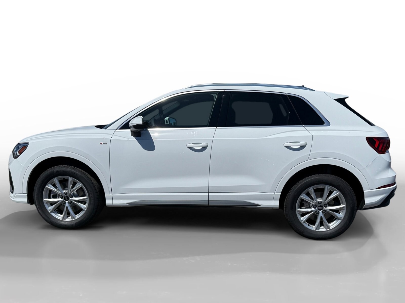 2025 Audi Q3 45 TFSI S line Premium photo 2