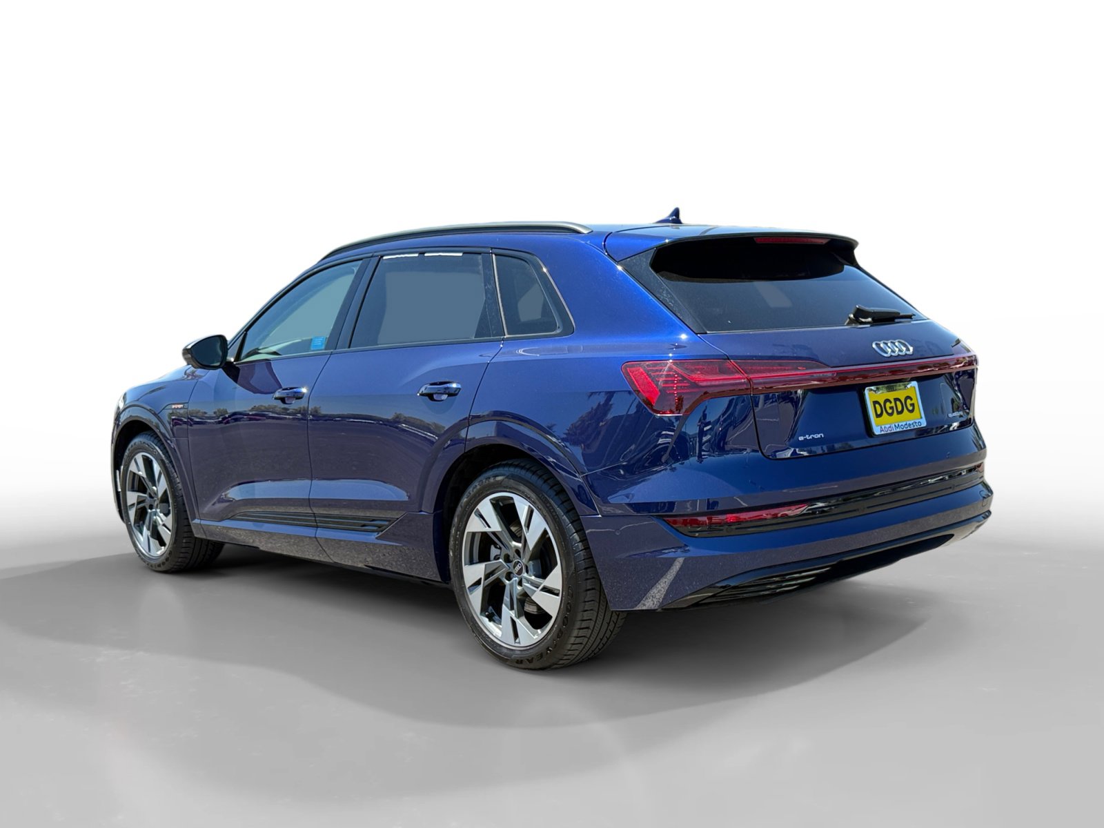 2021 Audi e-tron Premium photo 3