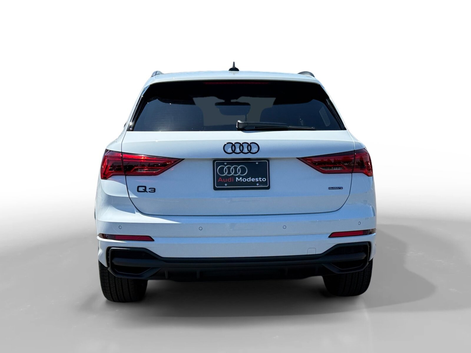 2025 Audi Q3 45 TFSI S line Premium photo 4