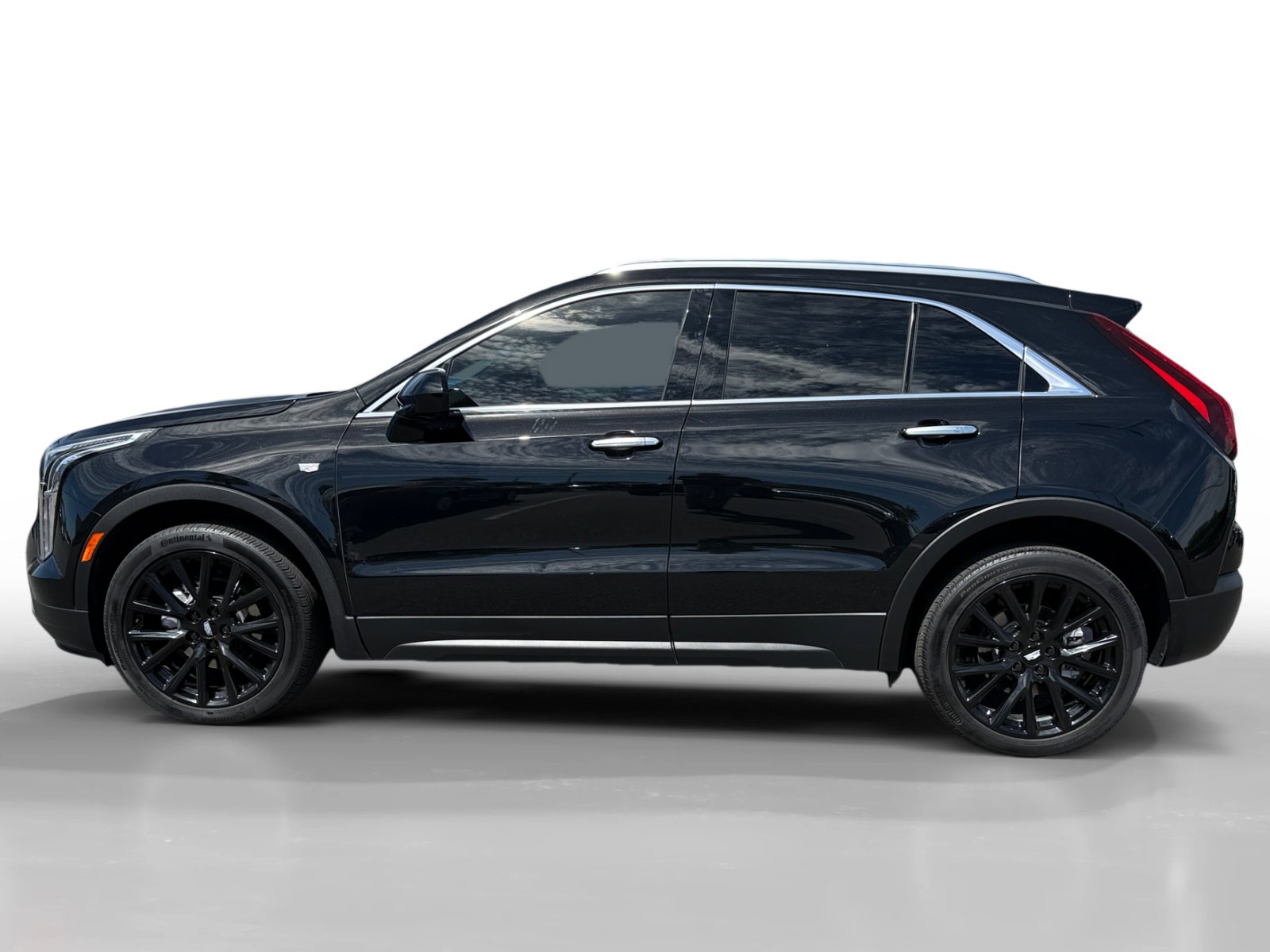 2023 Cadillac XT4 Luxury photo 2