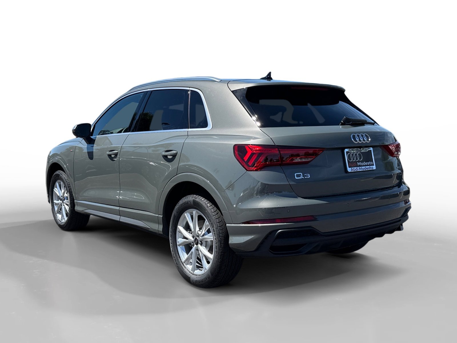 2025 Audi Q3 45 TFSI S line Premium photo 2